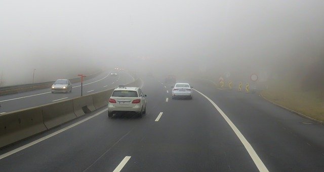 Vliv teploty chromatičnosti autožárovek pro přední světla na jízdní vlastnosti